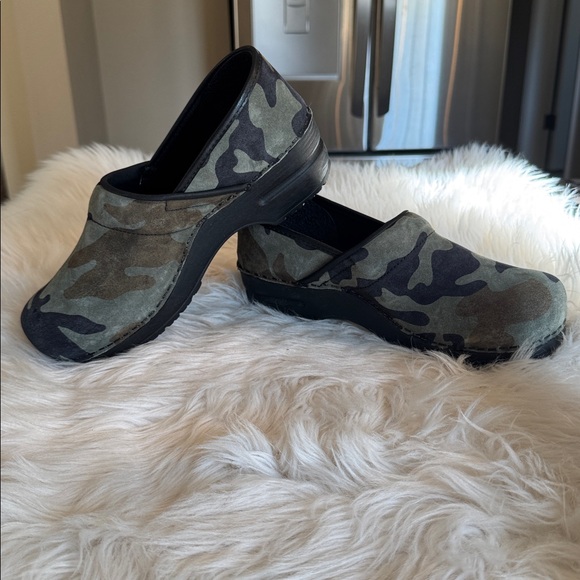 Sanita Camouflage Clogs - Picture 1 of 5